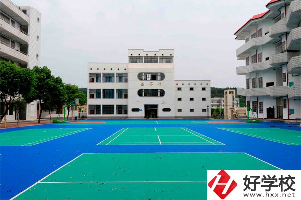 郴州市理工職業技術學校圖書館
