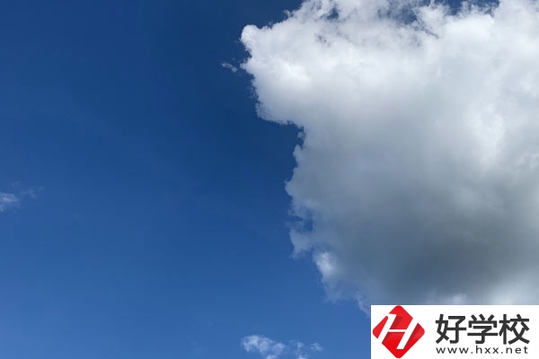 湖南有哪些中職學校服裝設計專業比較好？
