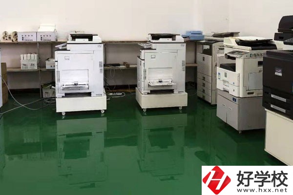 新化縣楚怡工業學校實訓室