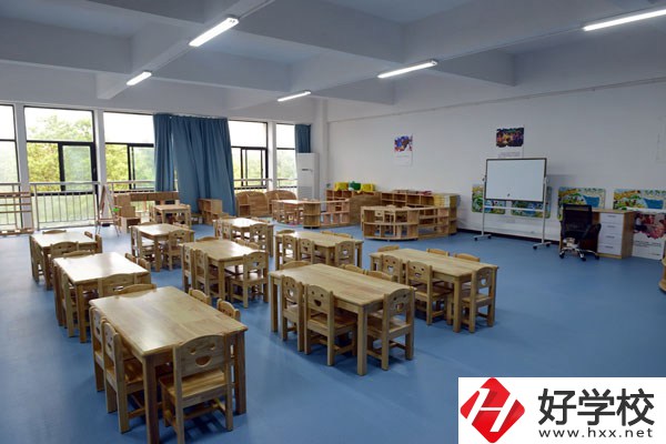 在湘潭工業貿易中專里能學哪些專業？就業方向是什么？