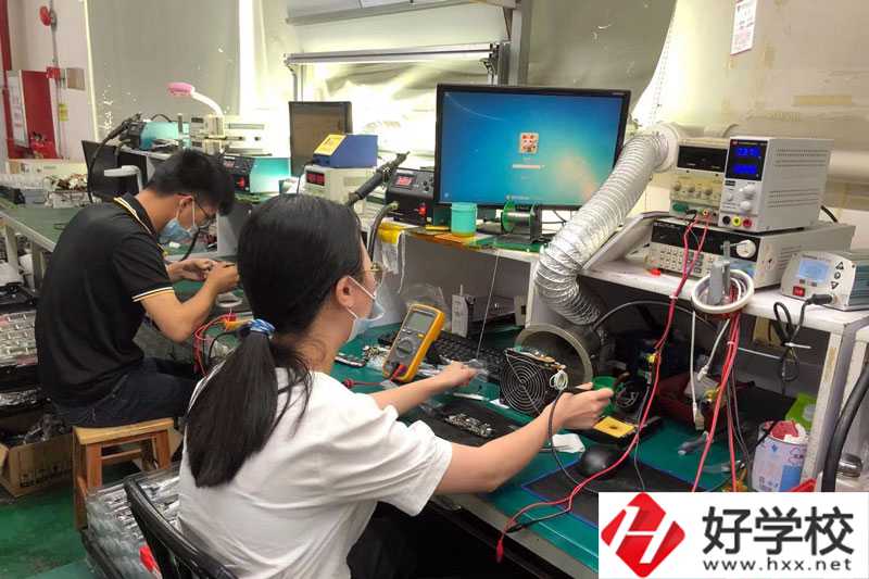 江永縣職業中專學校實訓室