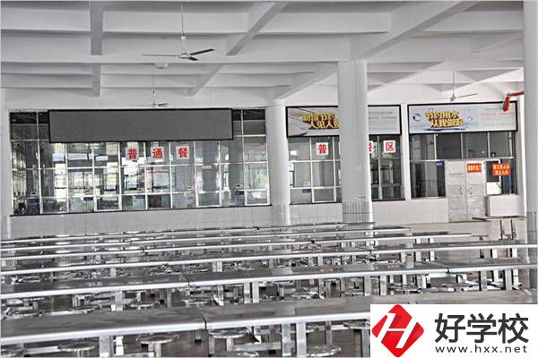 湖南隆回縣職業中等專業學校食堂
