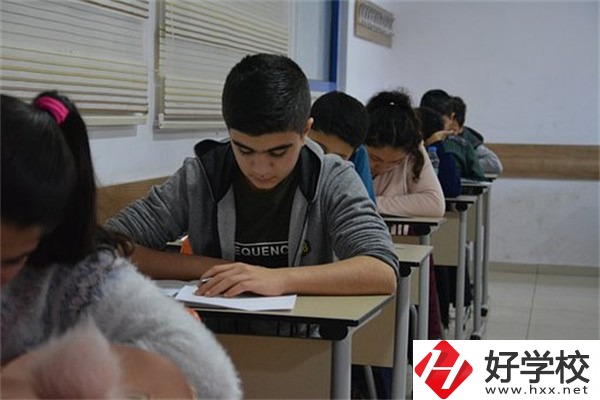在湖南就讀中專限制戶籍嗎？上中專好不好？