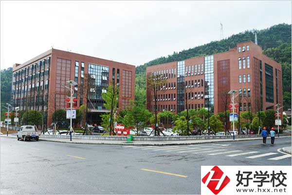 安化縣職業中專學校有哪些重點專業可以學習？