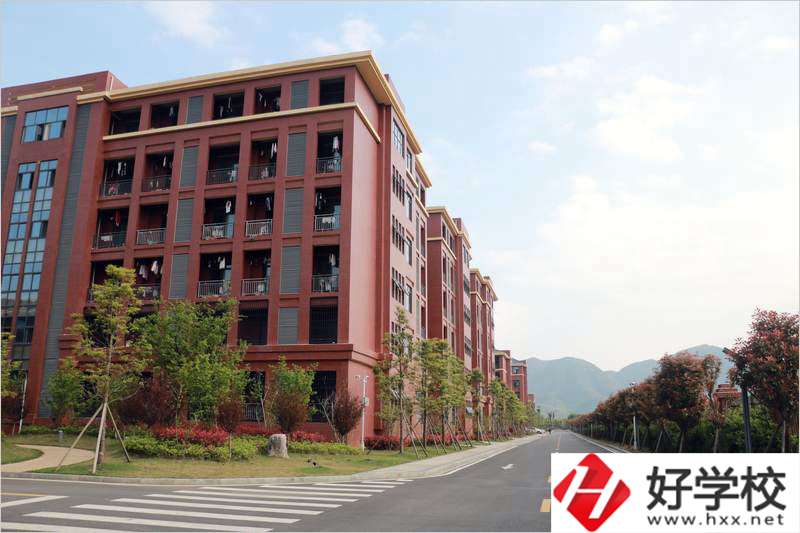 湖南省湘北職業中專學校宿舍樓