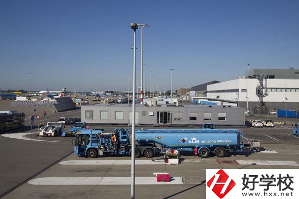 湖南華航鐵路科技技工學校校園管理如何？
