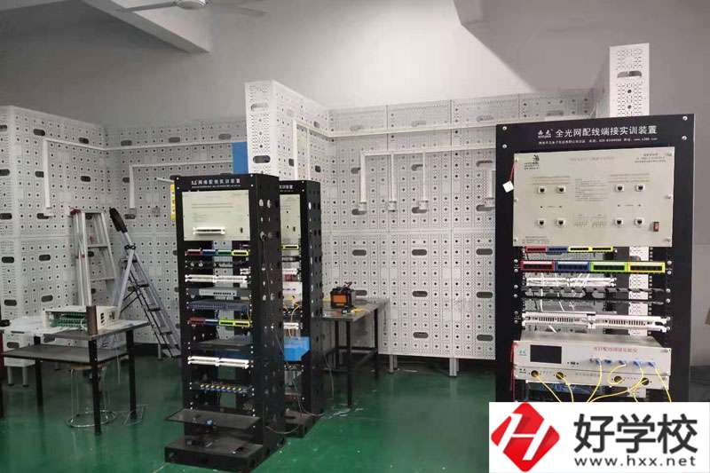 岳陽市第一職業中專學校實訓室