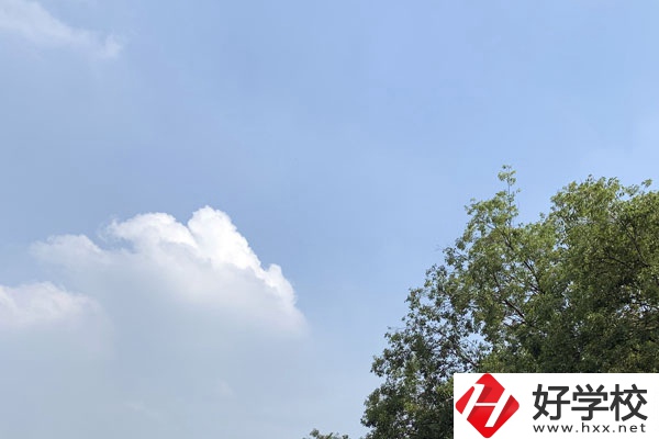 耒陽市第二職業技術學校設施設備怎么樣？