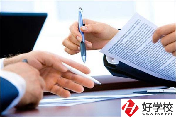 湖南初中畢業讀五年制大專學什么專業好？讀了有用嗎？