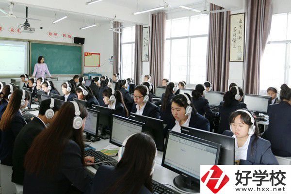 在張家界讀技?？梢钥即髮W嗎？有哪些技校推薦？