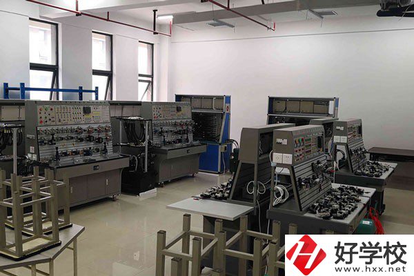 株洲第一職業技術學校實訓室