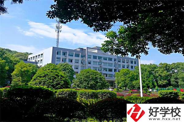 邵陽有什么技工學校？女孩學什么專業好？