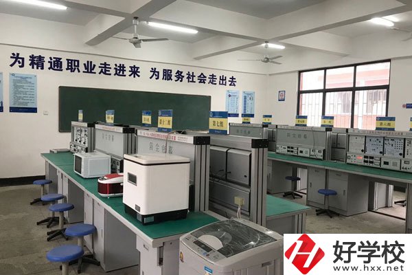 邵陽工業學校實訓室