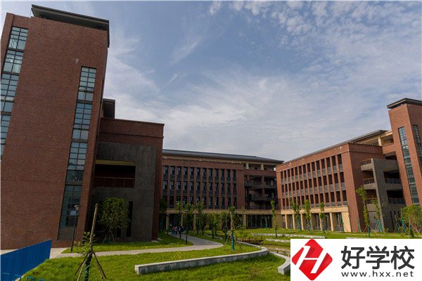 常德財經中等專業學校有哪些特色專業？