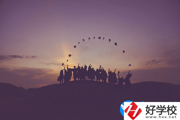 湘潭交通職業學校學費貴不貴，宿舍怎么樣？