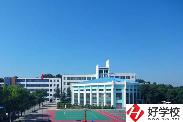 岳陽市中岳經貿職業技術學校教學樓