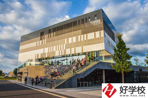 婁底市藝術職業學校是公辦嗎？學費標準是多少？