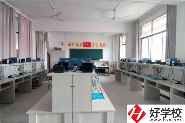 常寧市正雄職業技術學校實訓室