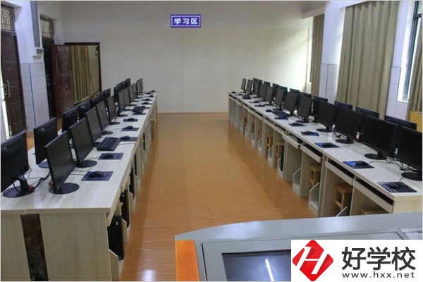 通道縣職業中等專業學校在哪？學費需要多少？