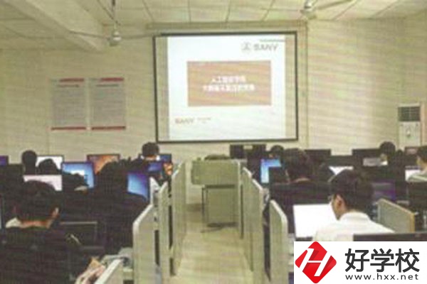 張家界僑輝職業技術學校有哪些專業，入學須知有哪些？