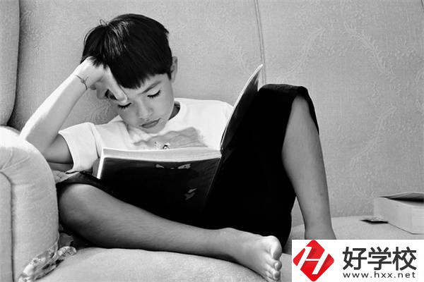 湖南初三男孩不想上學怎么辦？不參加中考還有書讀嗎？