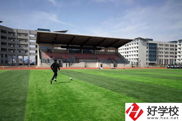 株洲市工業中等專業學校有哪些辦學特色？