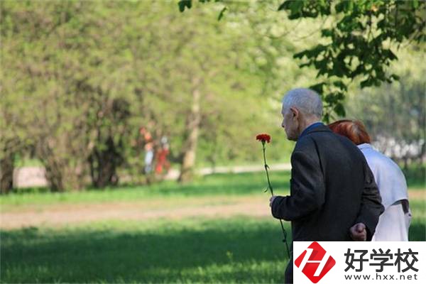懷化有退役軍人可以讀的中職學校嗎？有什么優待？