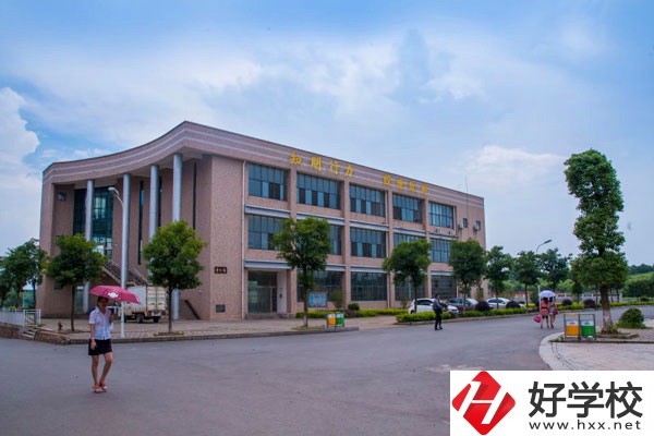 寧鄉市職業中專學校的師資力量如何？有辦學優勢嗎？