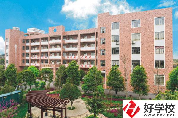 武岡市職業中專學校實訓室