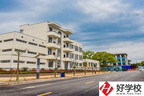 郴州市理工職業技術學校環境怎么樣，宿舍好不好？