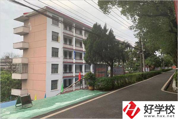 株洲市英泰職高的地址在哪？是公辦還是民辦？