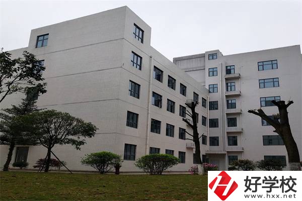 長沙有哪些中專接收轉學生？轉學后可以換專業嗎？
