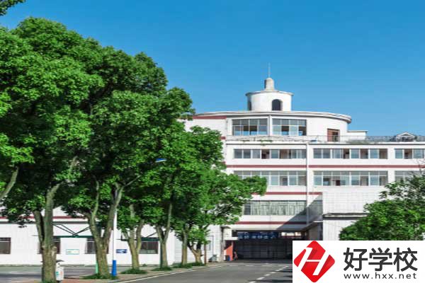 益陽市綜合職業中專好不好？校園環境怎么樣？