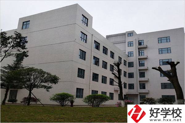 長沙的公辦職校收不收往屆生？有什么報名條件？