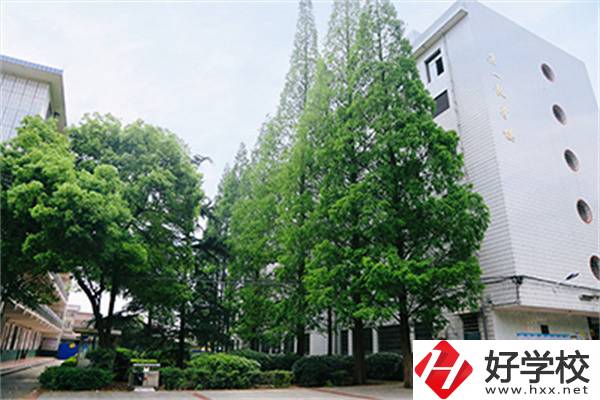 邵陽工業學校的地址在哪里？有哪些乘車路線？
