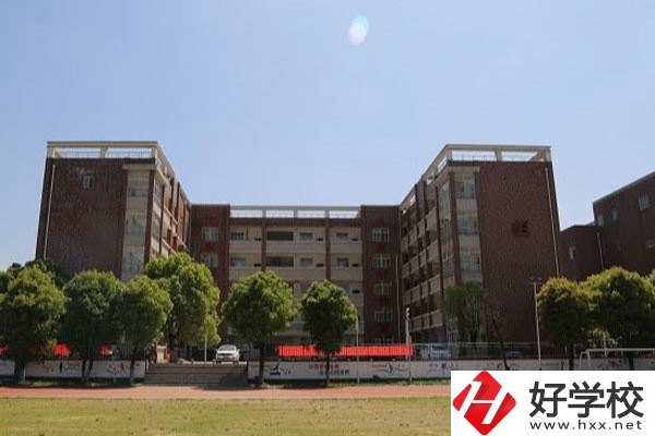 湖南辦學條件最好的技校是哪三所？上技校有用嗎？