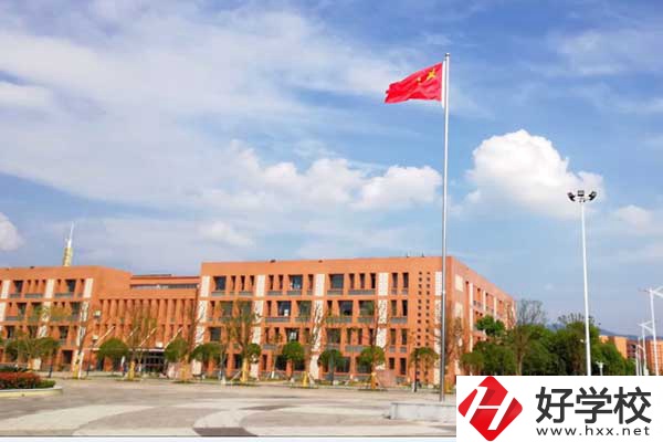懷化師范高等?？茖W校（中職部）教學樓