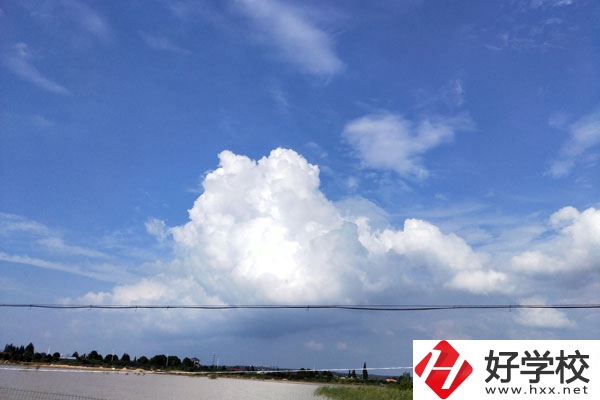 婁底市衛生學校有哪些專業？就業方向如何？
