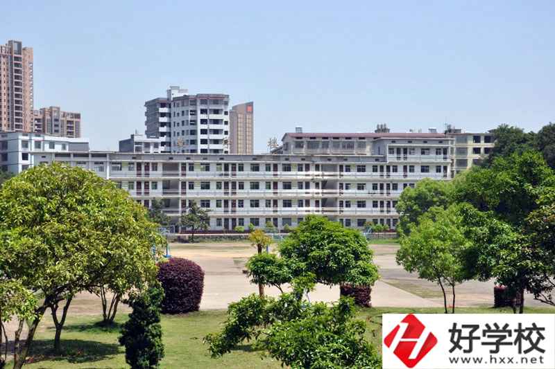 湖南省耒陽師范學校宿舍環境以及食堂環境怎么樣？