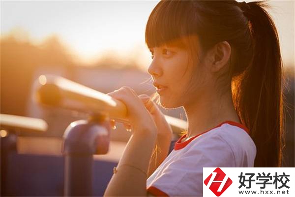 給湖南初中生的擇校建議，選什么專業好？