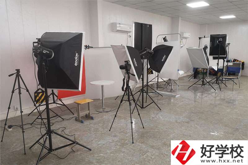 邵陽市中南科技職業學校哪個專業就業前景好？