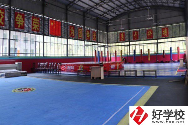 湘西自治州育英文武職業中等專業學校實訓室