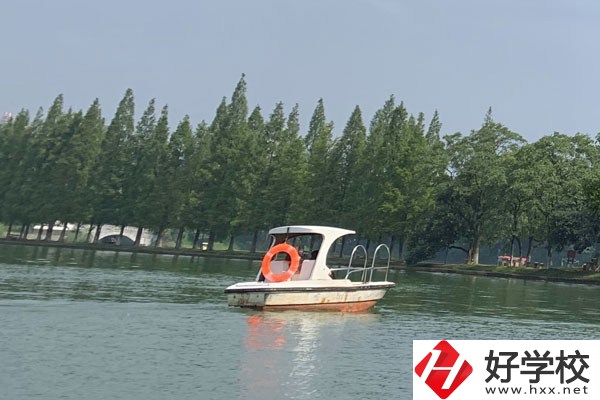張家界有哪些比較好的中專？可以學什么專業？