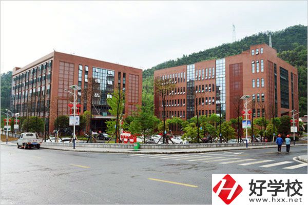 初中畢業生在益陽可以選擇哪幾所好的中職學校？