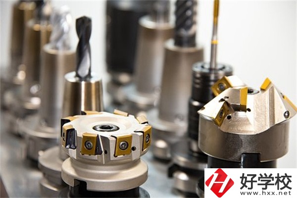 益陽不參加中考可以上中專嗎？有什么專業推薦？