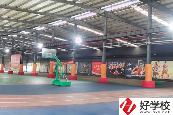 長沙華中醫衛科技中等職業學校體育館