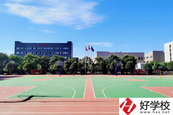 長沙涉外旅游職業中專.jpg