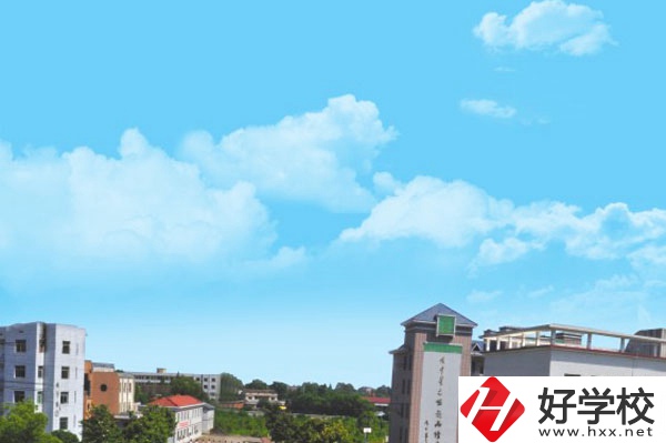 益陽市衛生職業技術學校是公辦的嗎？宿舍條件怎么樣？