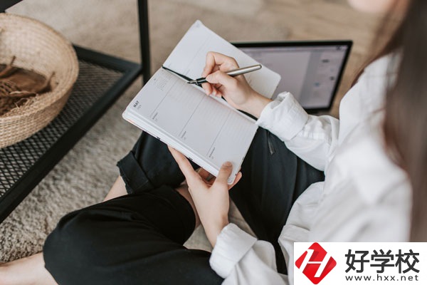 湖南工商職業學院(中職部)好不好？