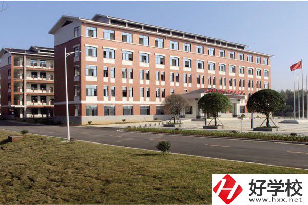 長沙市湘都中等職業學校學生宿舍有空調嗎？